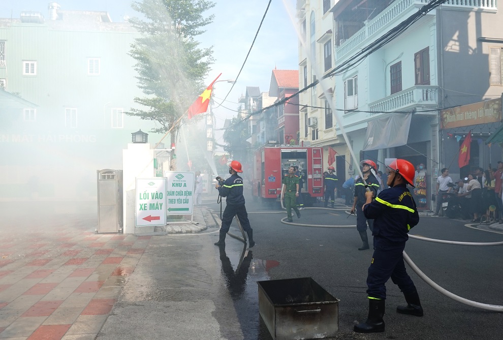 Thực tập phương án chữa cháy và cứu nạn, cứu hộ tại Bệnh viện mắt Hải Phòng